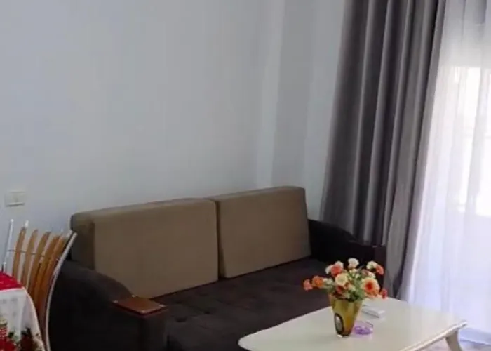 Cela Houses * גולם